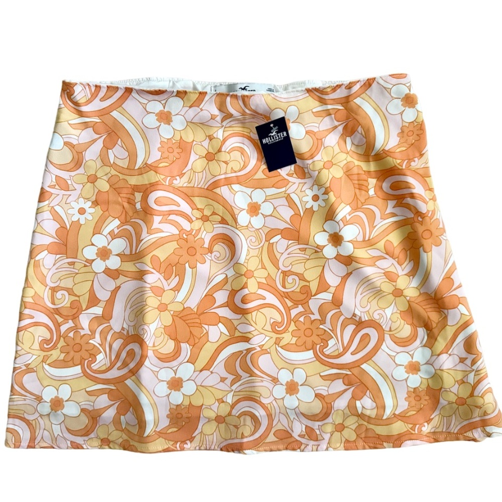 HOLLISTER ORANGLE FLORAL SKIRT